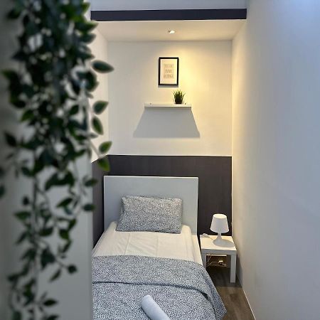 Traveller Partition Room In Al Barsha 1 Near Metro Dubai Dış mekan fotoğraf