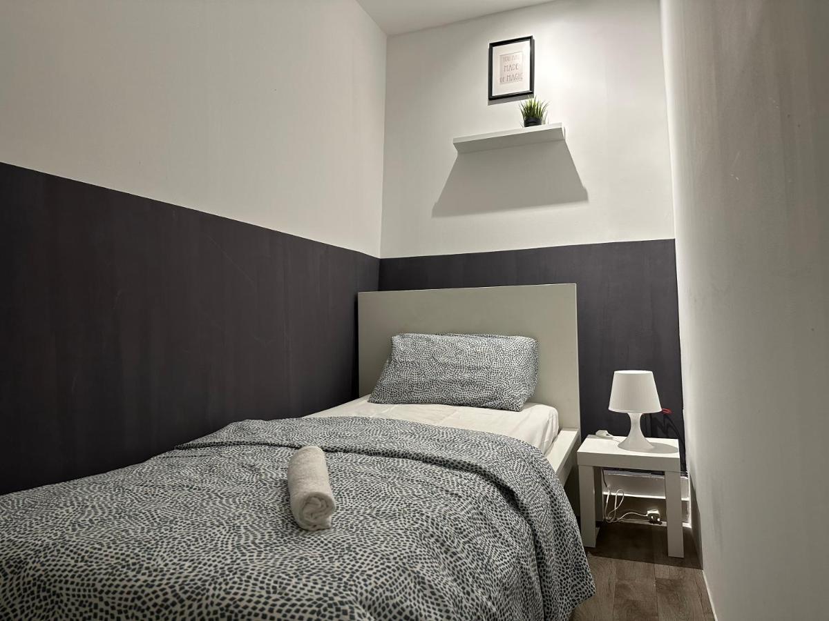 Traveller Partition Room In Al Barsha 1 Near Metro Dubai Dış mekan fotoğraf