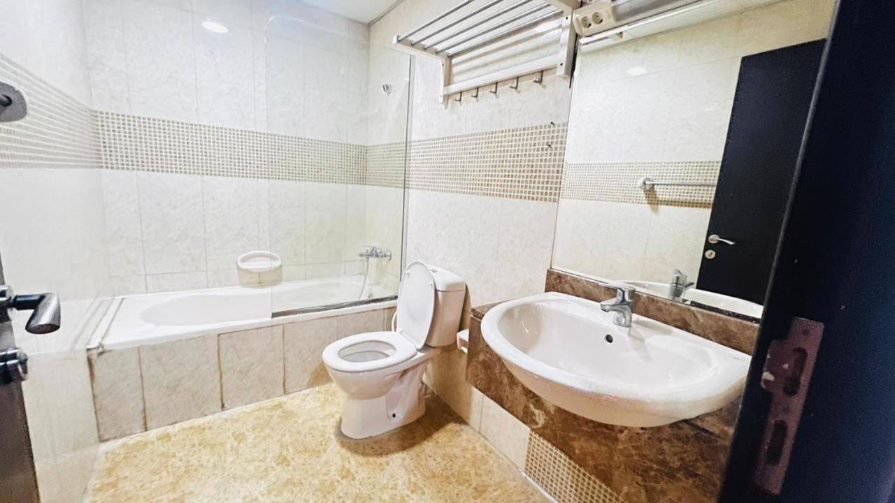 Traveller Partition Room In Al Barsha 1 Near Metro Dubai Dış mekan fotoğraf