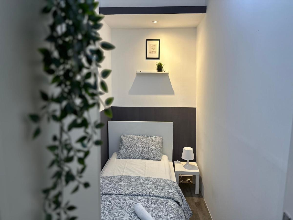 Traveller Partition Room In Al Barsha 1 Near Metro Dubai Dış mekan fotoğraf
